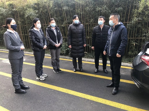 三箭物業(yè)人在一線，防疫工作進行時2.jpg